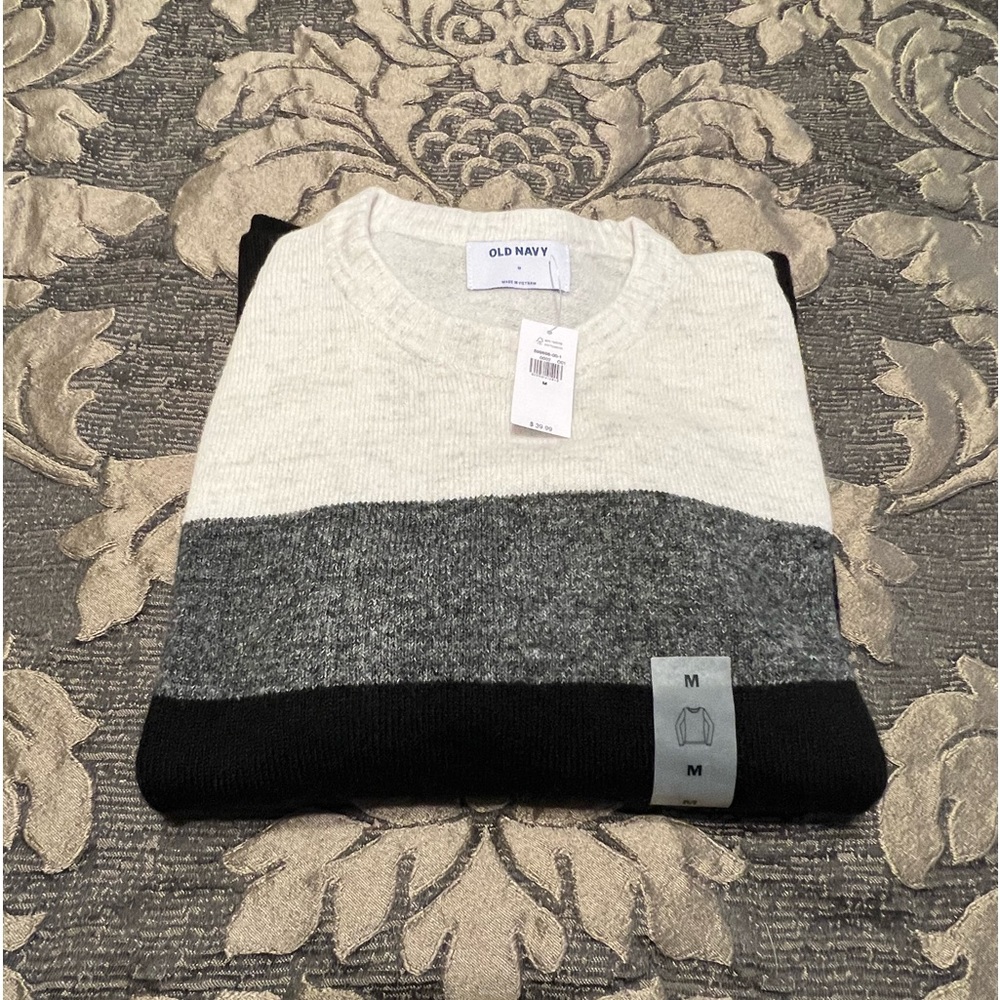 Old Navy Women’s Sweater